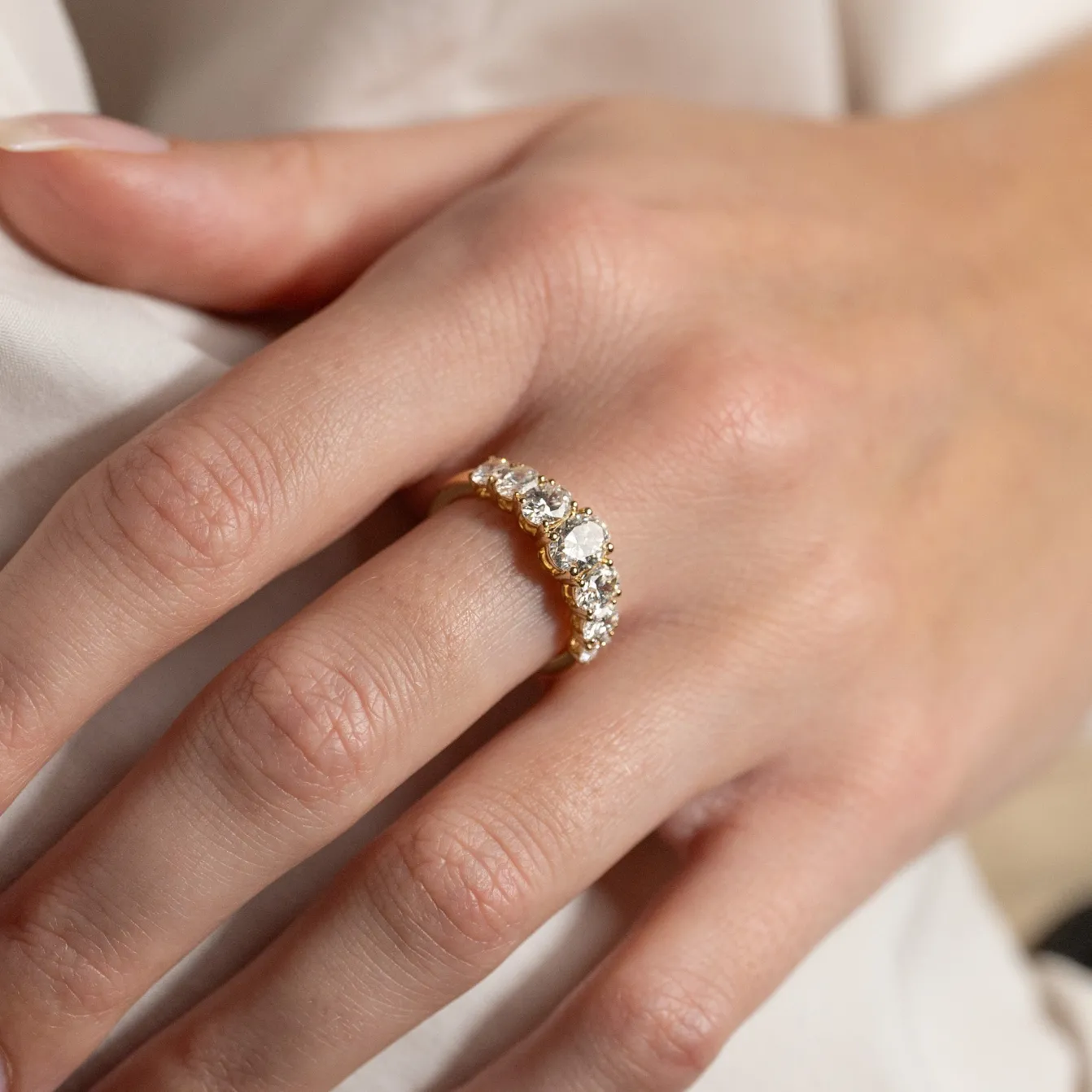 SEVEN STONE OVAL DIAMOND RING - 2.0ct - YG