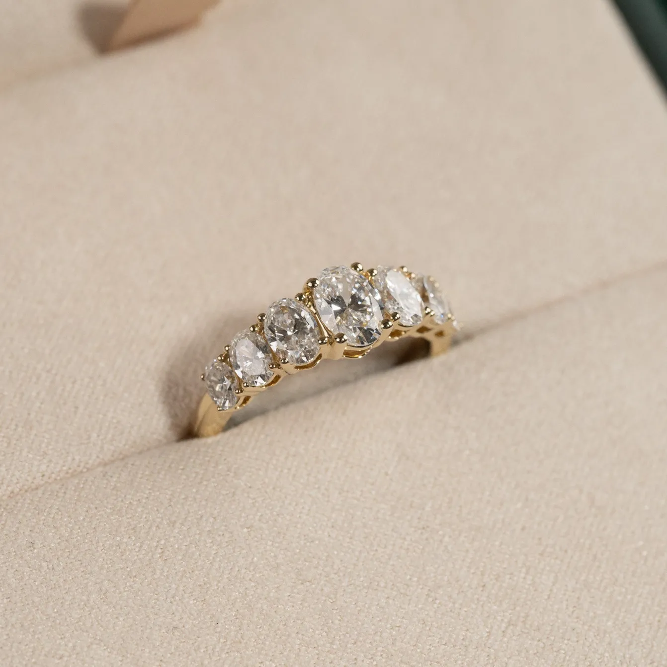 SEVEN STONE OVAL DIAMOND RING - 2.0ct - YG