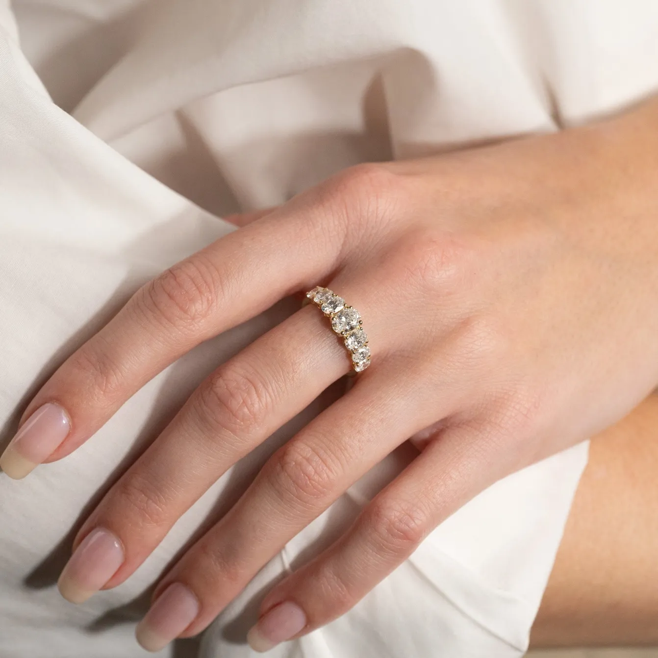 SEVEN STONE OVAL DIAMOND RING - 2.0ct - YG