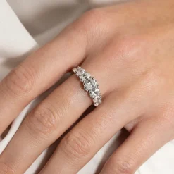 SEVEN-STONE OVAL DIAMOND RING - 2.0ct - WG