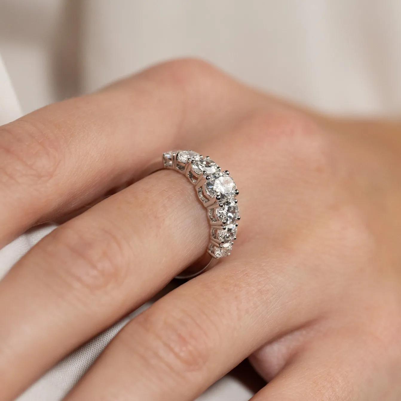 SEVEN-STONE OVAL DIAMOND RING - 2.0ct - WG