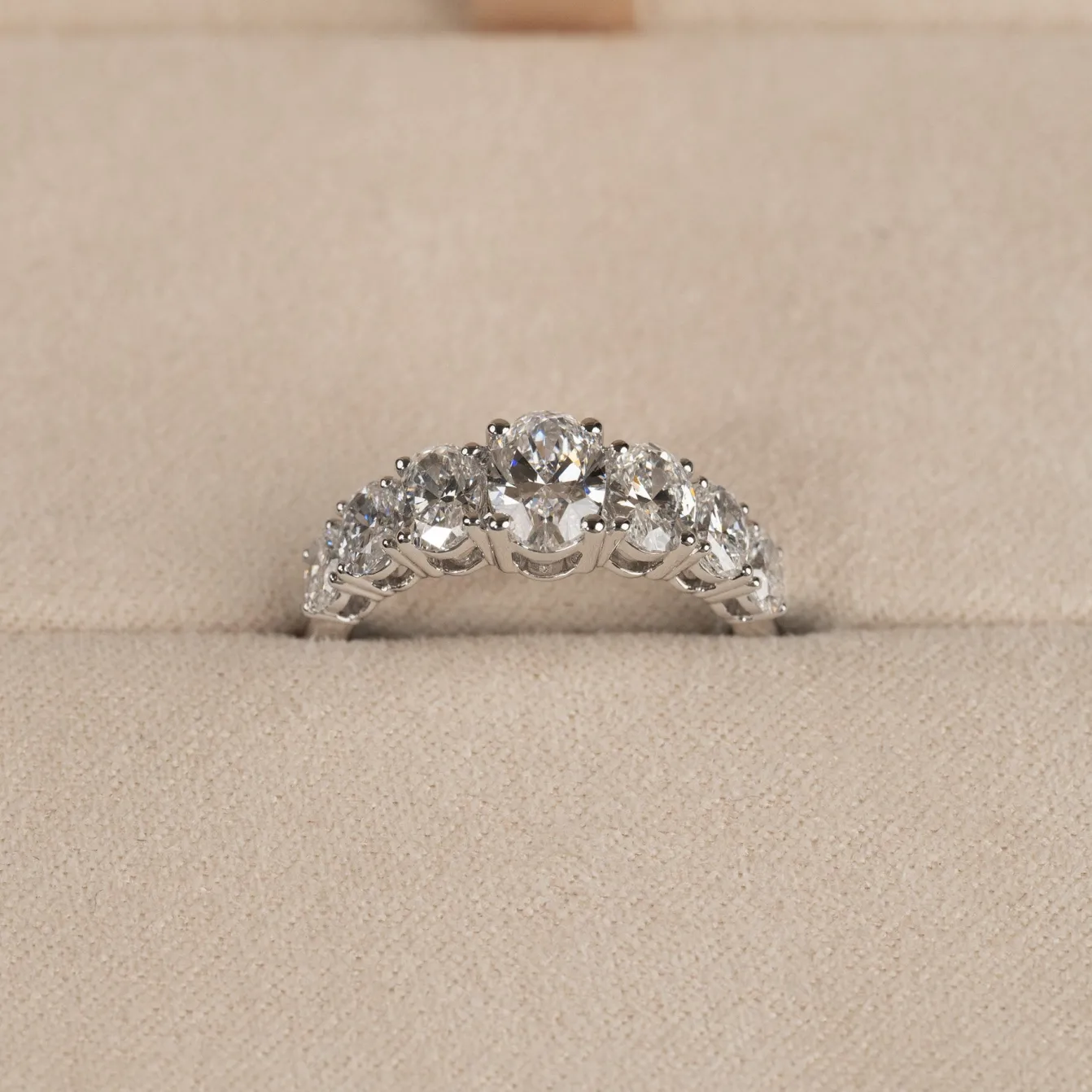 SEVEN-STONE OVAL DIAMOND RING - 2.0ct - WG