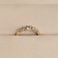 SEVEN-STONE TRELLIS DIAMOND RING - 0.7ct - YG