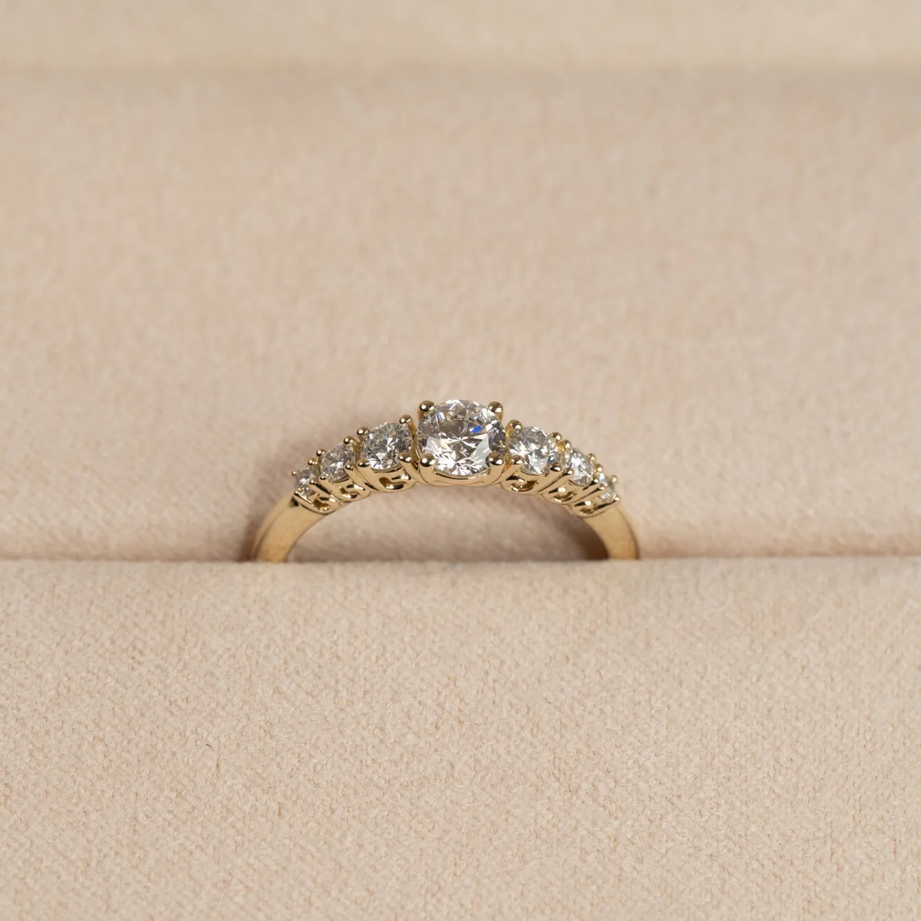 SEVEN-STONE TRELLIS DIAMOND RING - 0.7ct - YG