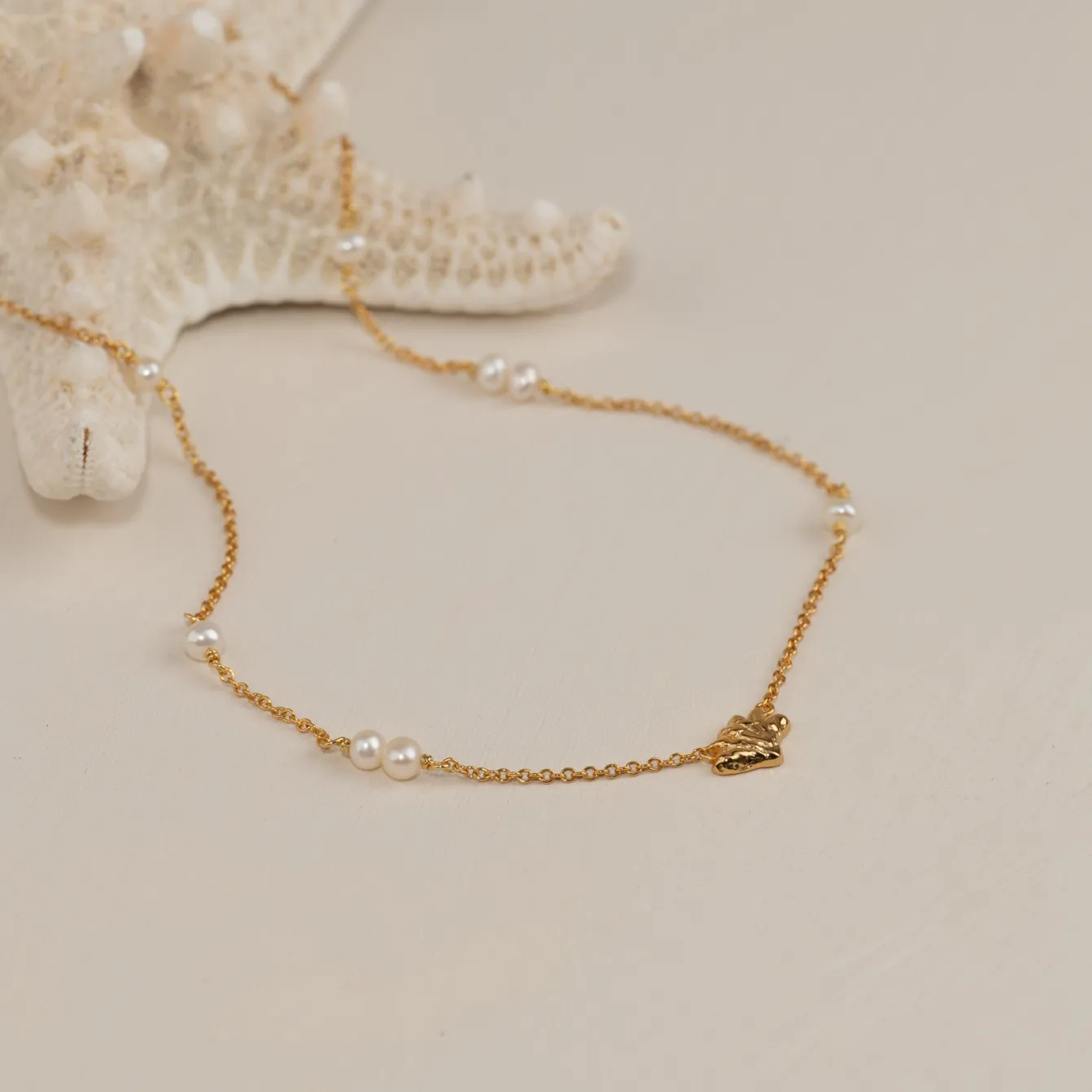 SHELLY PEARL GOLDEN NECKLACE