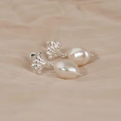 SHELLY PEARL SILVER EARRING