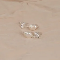 SHELLY PEARL SILVER EARRING