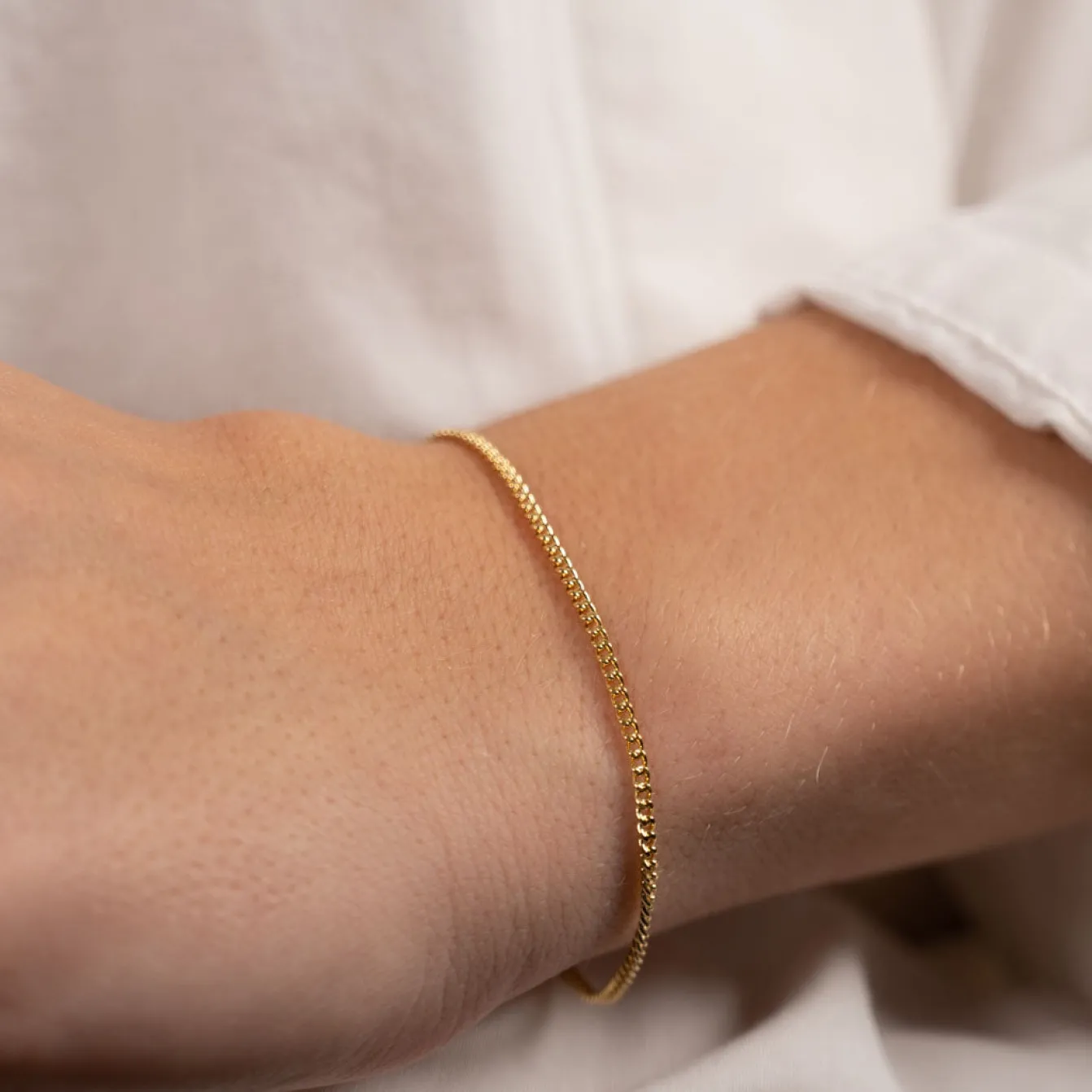 SIA MINI PANZER SOLID GOLD BRACELET - Sisi Copenhagen