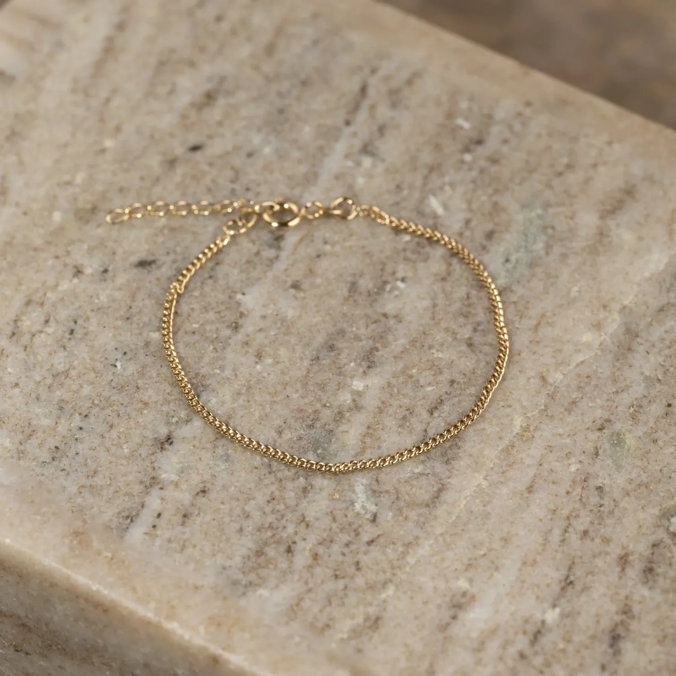 SIA MINI PANZER SOLID GOLD BRACELET - Sisi Copenhagen