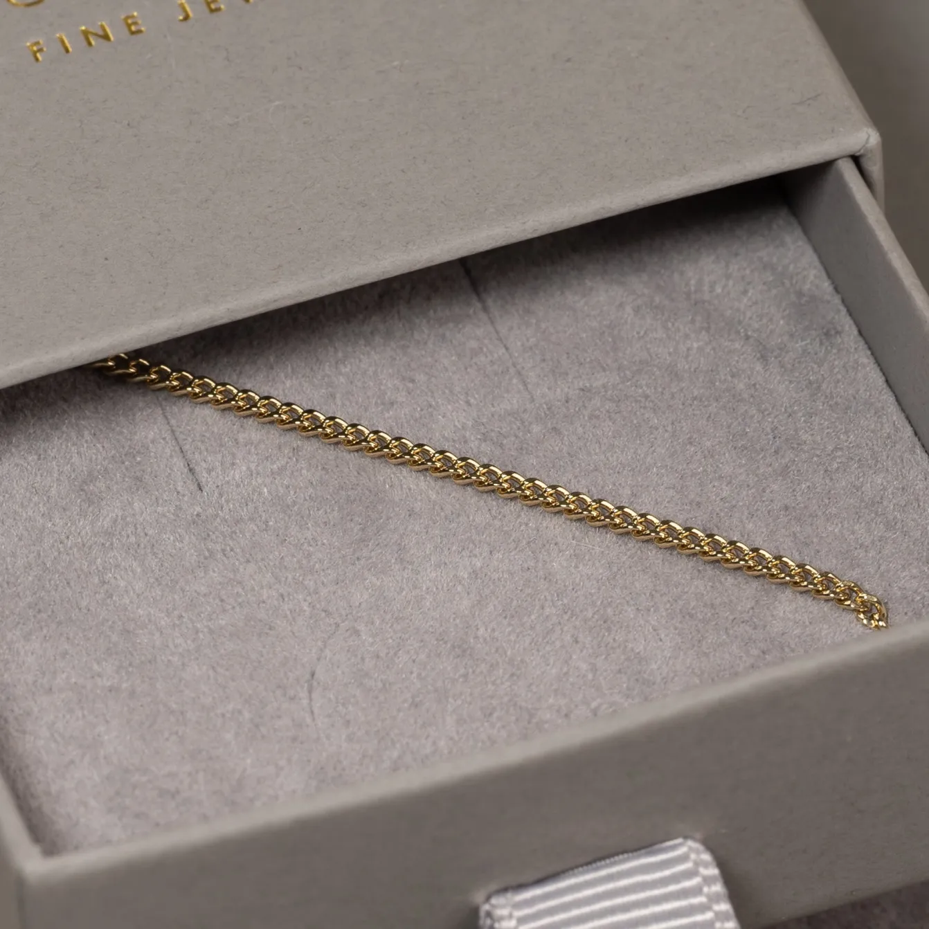 SIA MINI PANZER SOLID GOLD BRACELET - Sisi Copenhagen
