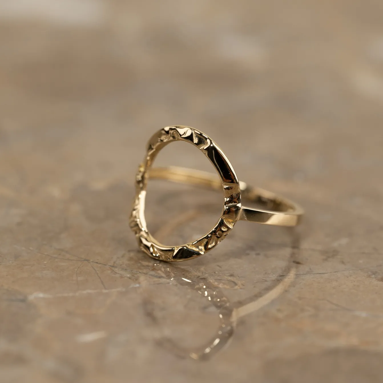 SIERRA SOLID GOLD RING