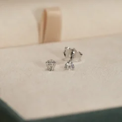 SIMPLE DIAMOND STUD EARRING - 0.2ct - WG