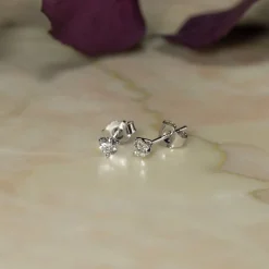 SIMPLE DIAMOND STUD EARRING - 0.33ct - WG