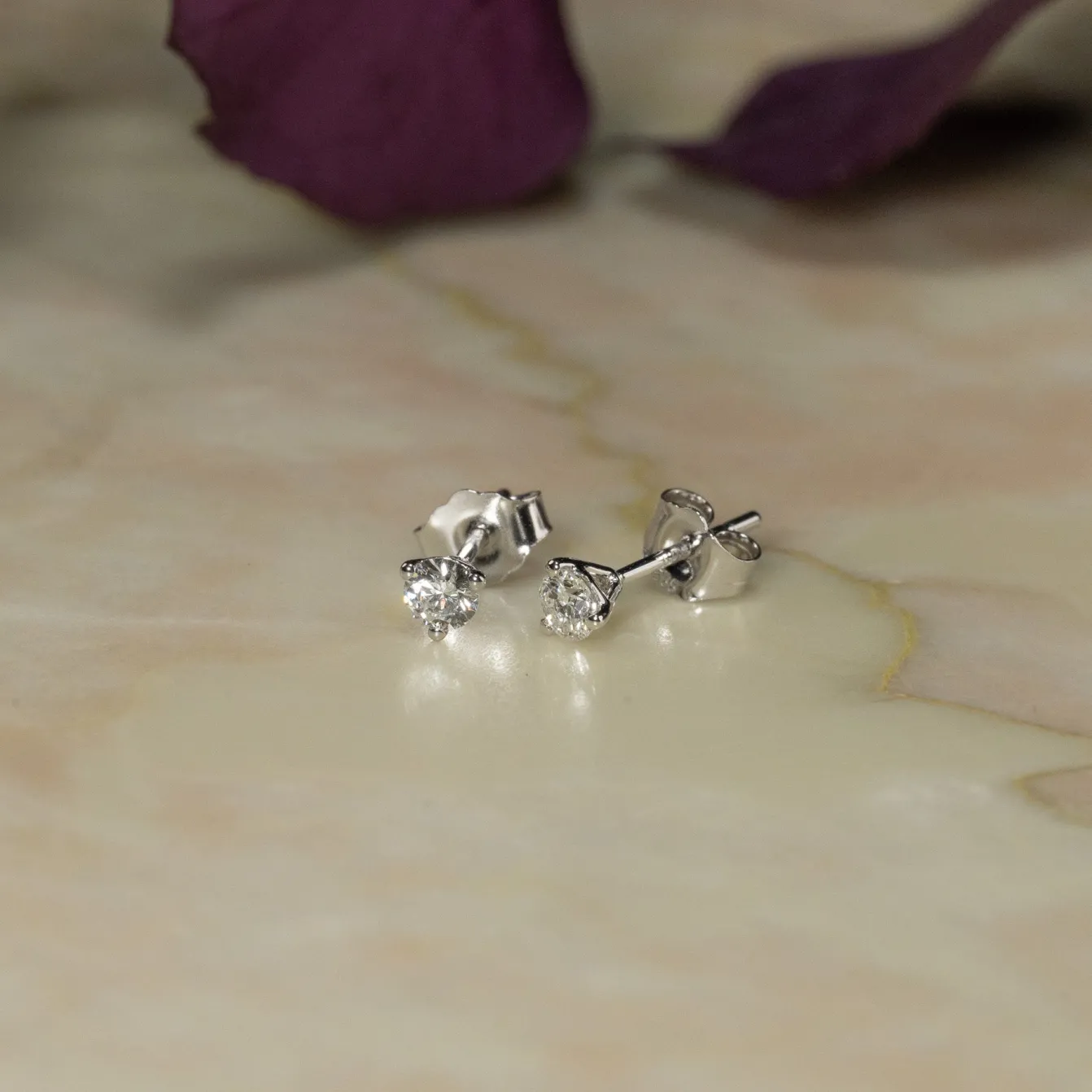 SIMPLE DIAMOND STUD EARRING - 0.33ct - WG