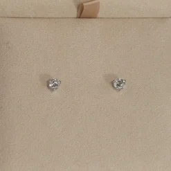 SIMPLE DIAMOND STUD EARRING - 0.75ct - WG