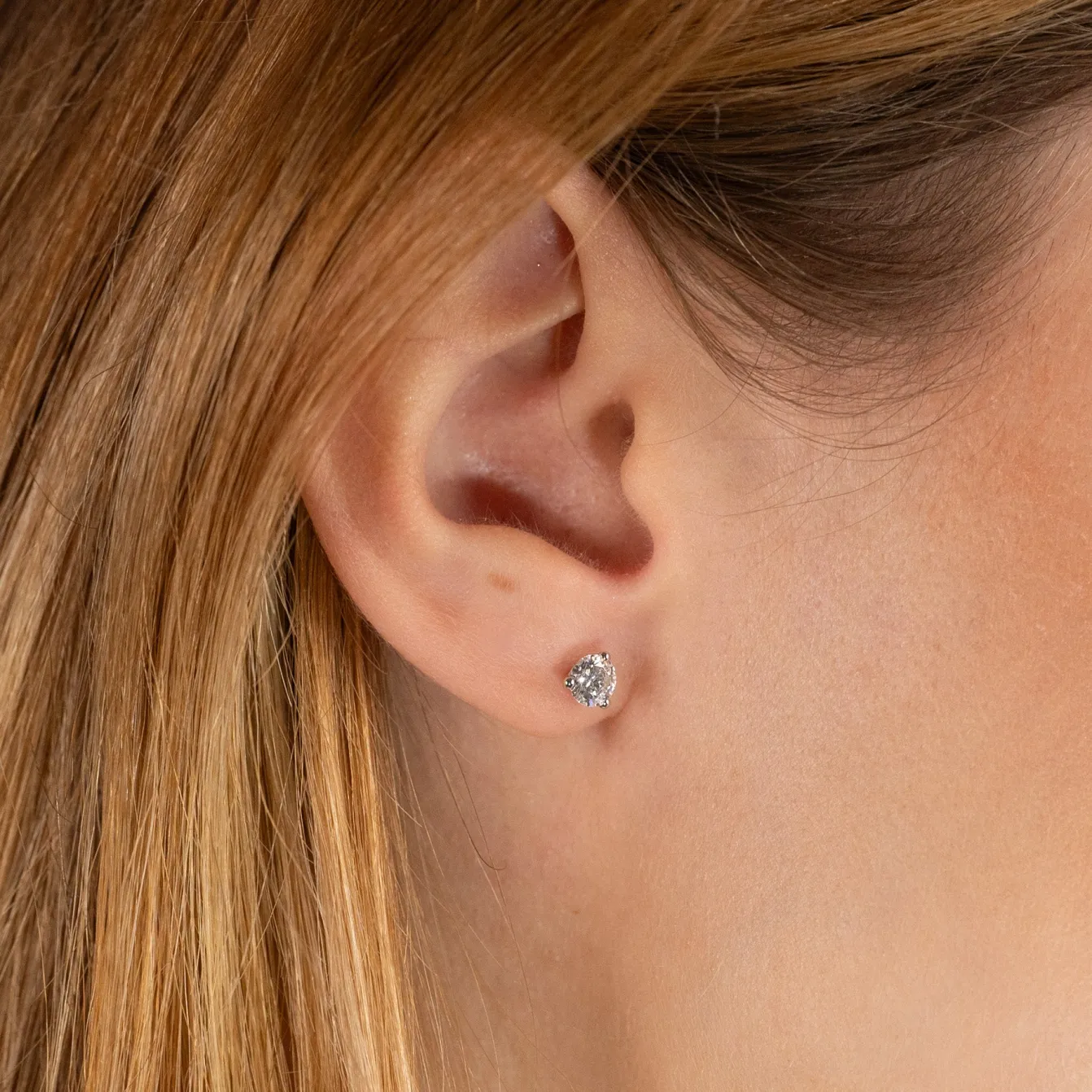 SIMPLE DIAMOND STUD EARRING - 0.75ct - WG
