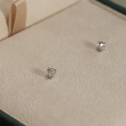 SIMPLE DIAMOND STUD EARRING - 0.2ct - WG