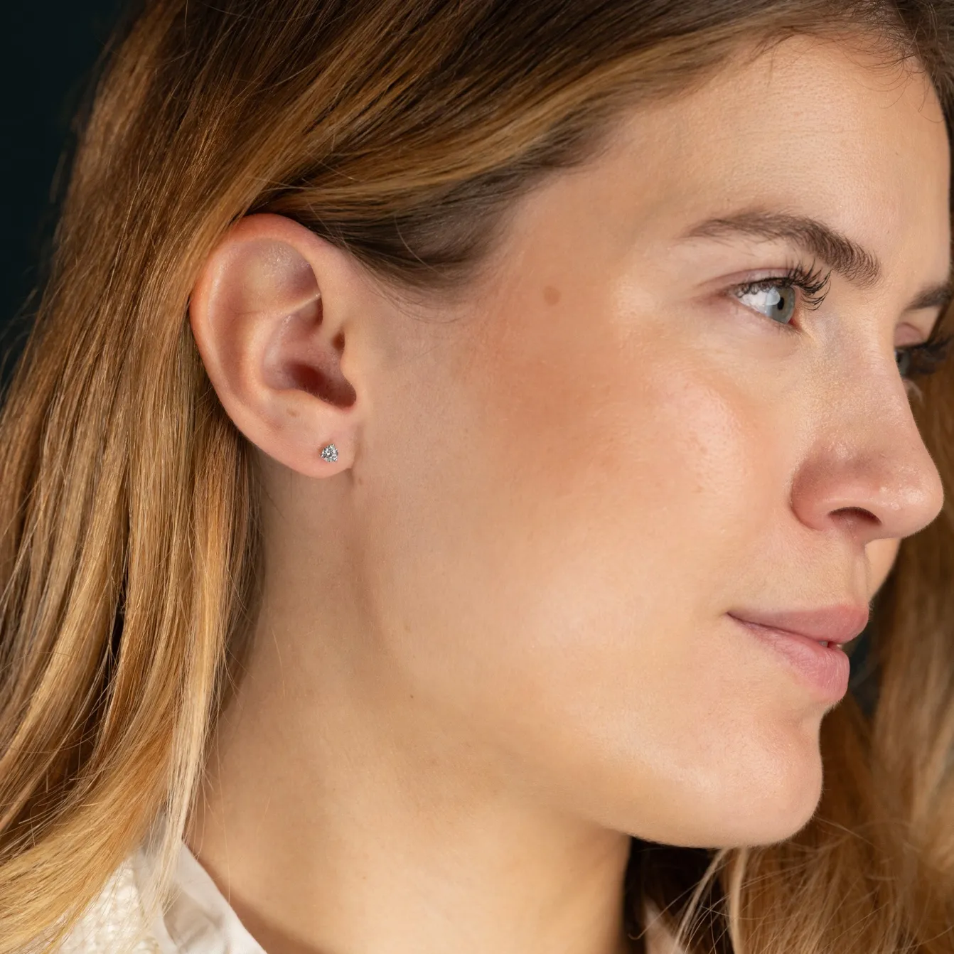 SIMPLE DIAMOND STUD EARRING - 0.33ct - WG