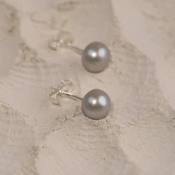 SIMPLE GREY PEARL SILVER STUD EARRING