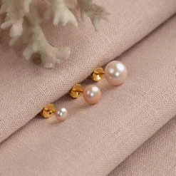 SIMPLE ROSE PEARL GOLDEN STUD EARRING