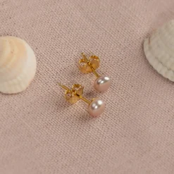 SIMPLE ROSE PEARL GOLDEN STUD EARRING