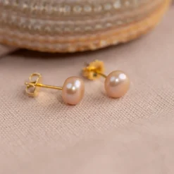 SIMPLE ROSE PEARL GOLDEN STUD EARRING