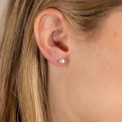 SIMPLE ROSE PEARL GOLDEN STUD EARRING