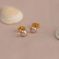 SIMPLE ROSE PEARL GOLDEN STUD EARRING