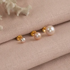 SIMPLE ROSE PEARL GOLDEN STUD EARRING