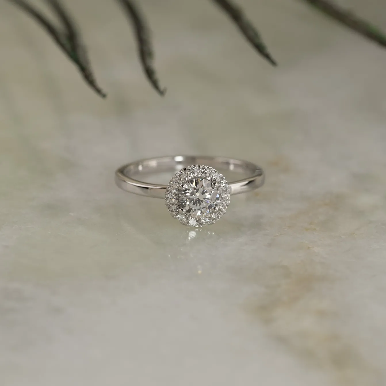 SIMPLE ROUND HALO DIAMOND RING - 0.7ct - WG