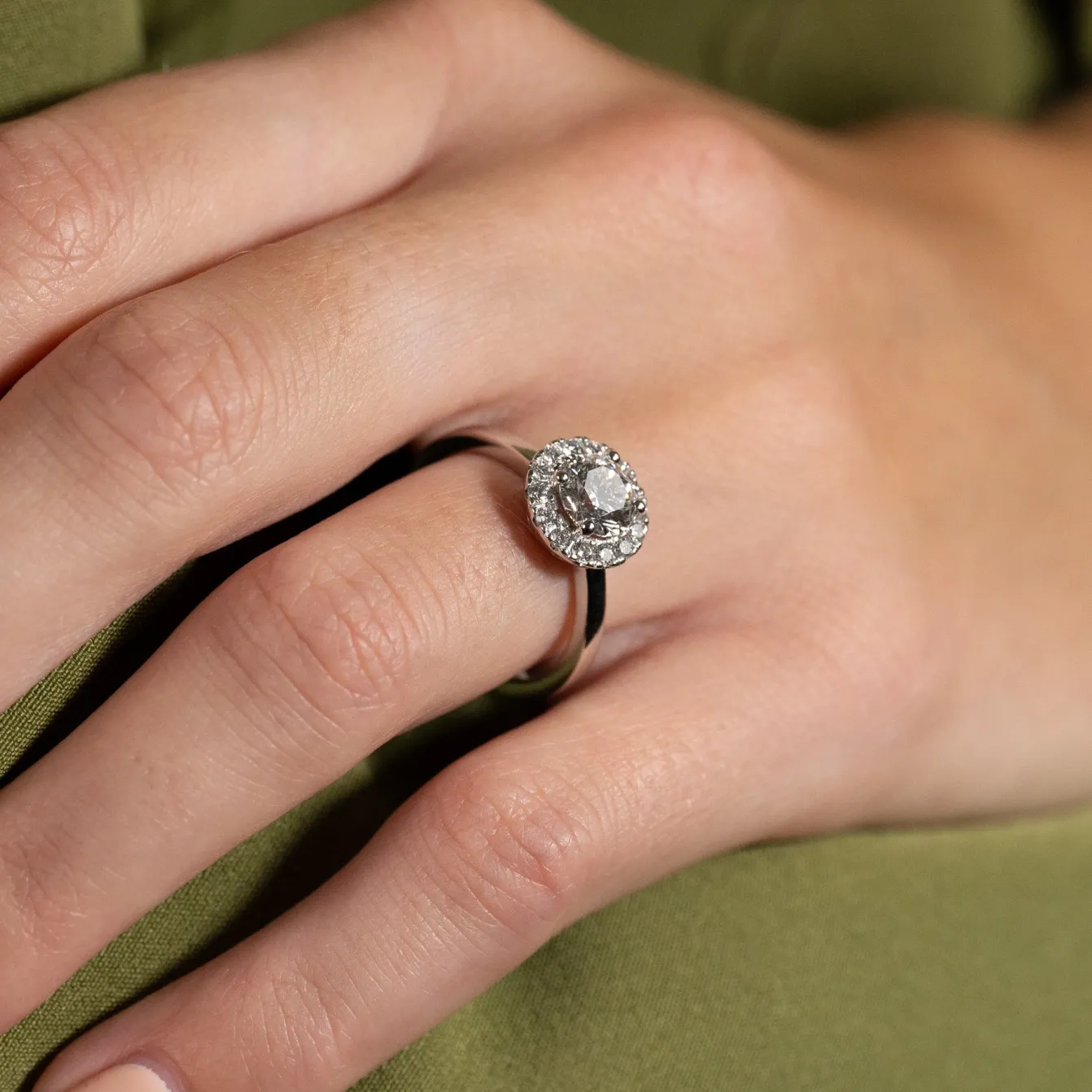 SIMPLE ROUND HALO DIAMOND RING - 1.25ct - WG