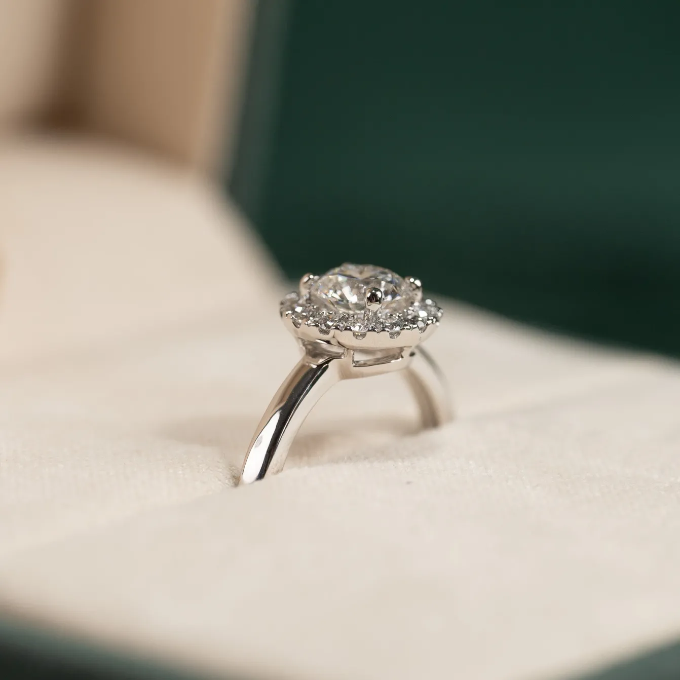 SIMPLE ROUND HALO DIAMOND RING - 1.25ct - WG