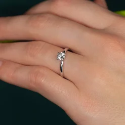 SIMPLE SOLITAIRE BASKET-SET DIAMOND RING - 0.5ct - WG
