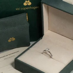 SIMPLE SOLITAIRE BASKET-SET DIAMOND RING - 0.5ct - WG