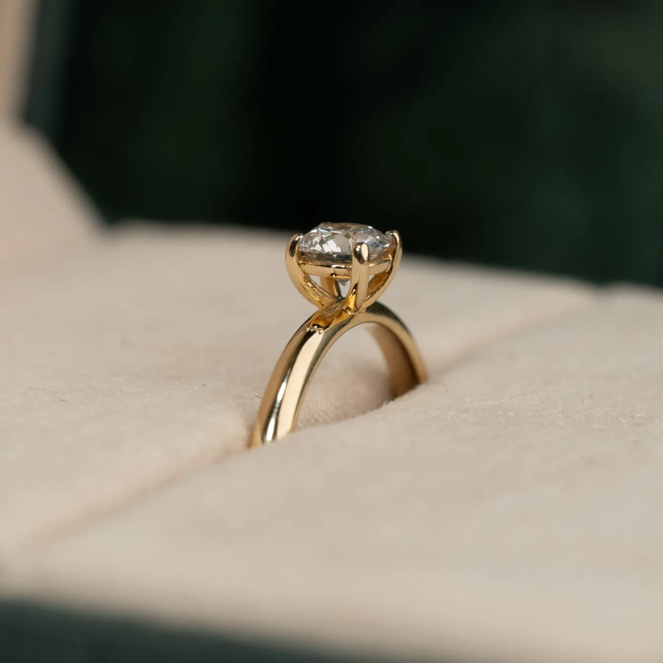 SIMPLE SOLITAIRE BASKET-SET DIAMOND RING - 0.5ct - YG