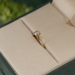 SIMPLE SOLITAIRE BASKET-SET DIAMOND RING - 0.5ct - YG