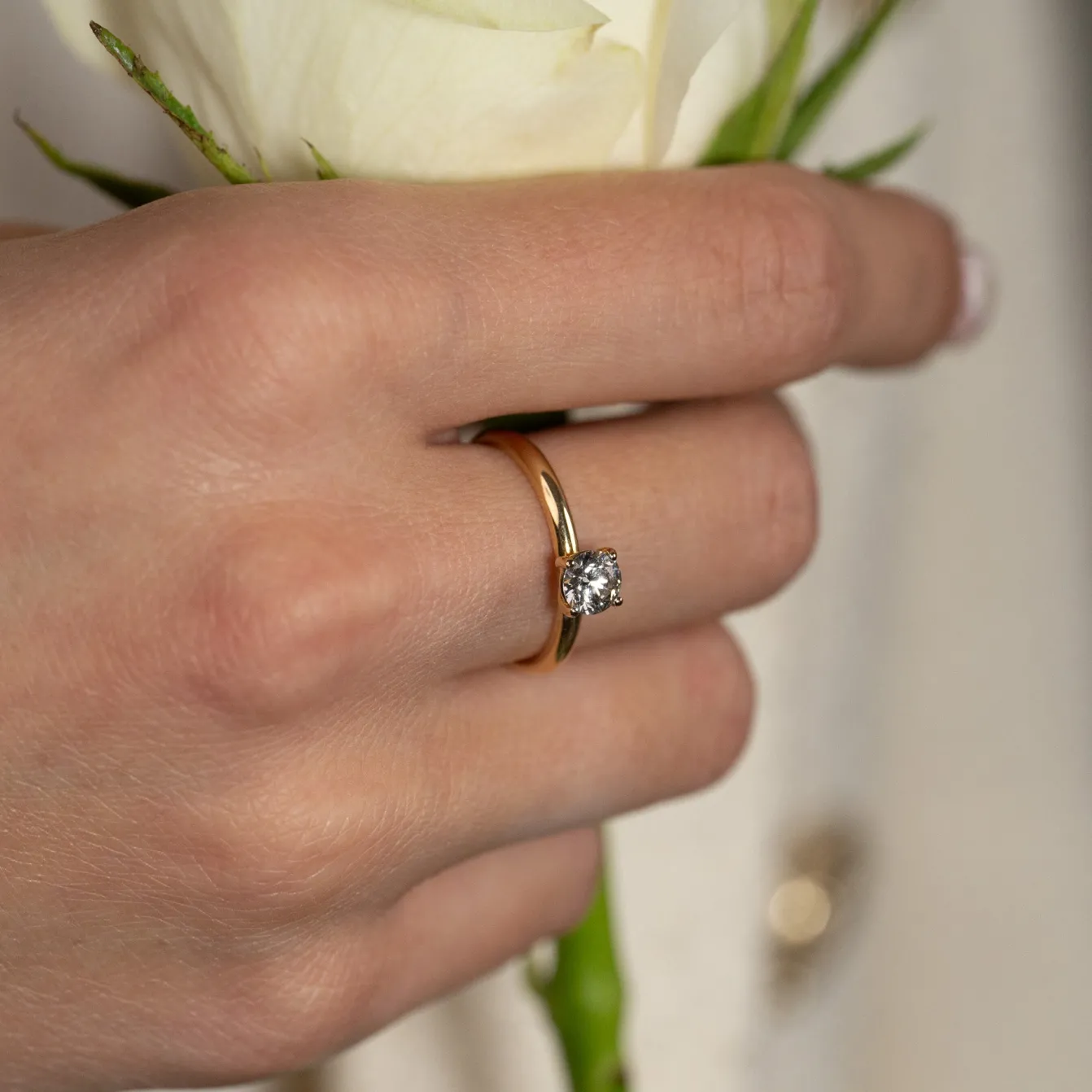 SIMPLE SOLITAIRE BASKET-SET DIAMOND RING - 0.5ct - YG