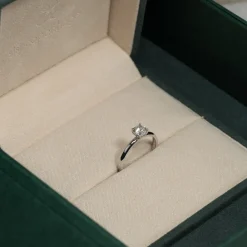 SIMPLE SOLITAIRE BASKET-SET DIAMOND RING - 0.5ct - WG