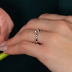 SIMPLE SOLITAIRE BASKET-SET DIAMOND RING - 0.5ct - WG