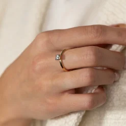 SIMPLE SOLITAIRE BASKET-SET DIAMOND RING - 0.5ct - YG