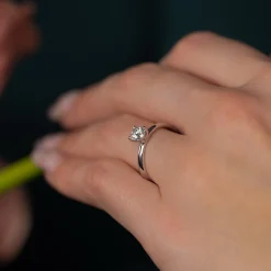 SIMPLE SOLITAIRE BASKET-SET DIAMOND RING - 0.5ct - WG