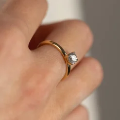 SIMPLE SOLITAIRE BASKET-SET DIAMOND RING - 0.5ct - YG