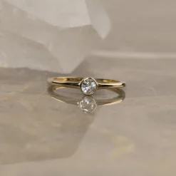 SOLANA WHITE TOPAZ SOLID GOLD RING