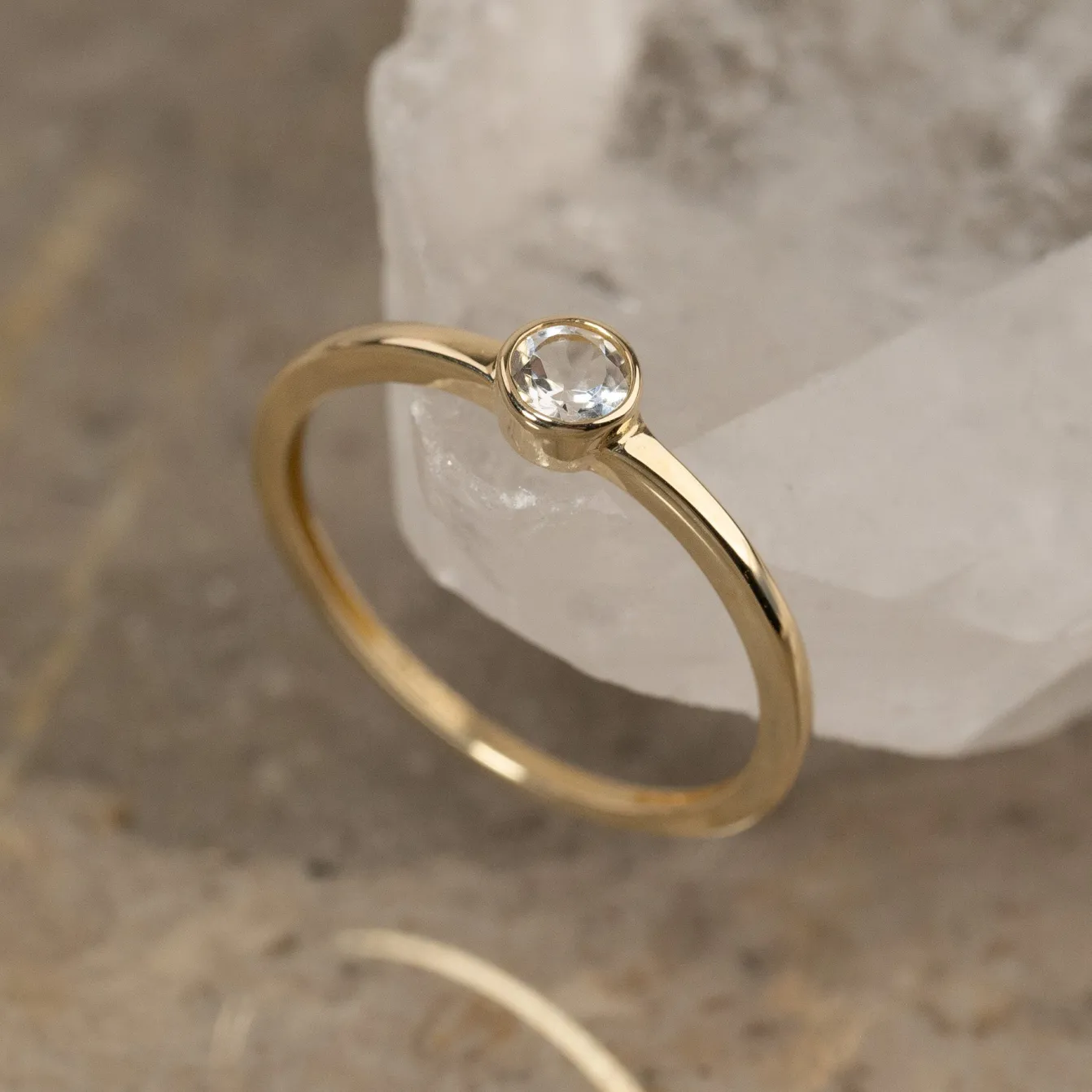 SOLANA WHITE TOPAZ SOLID GOLD RING