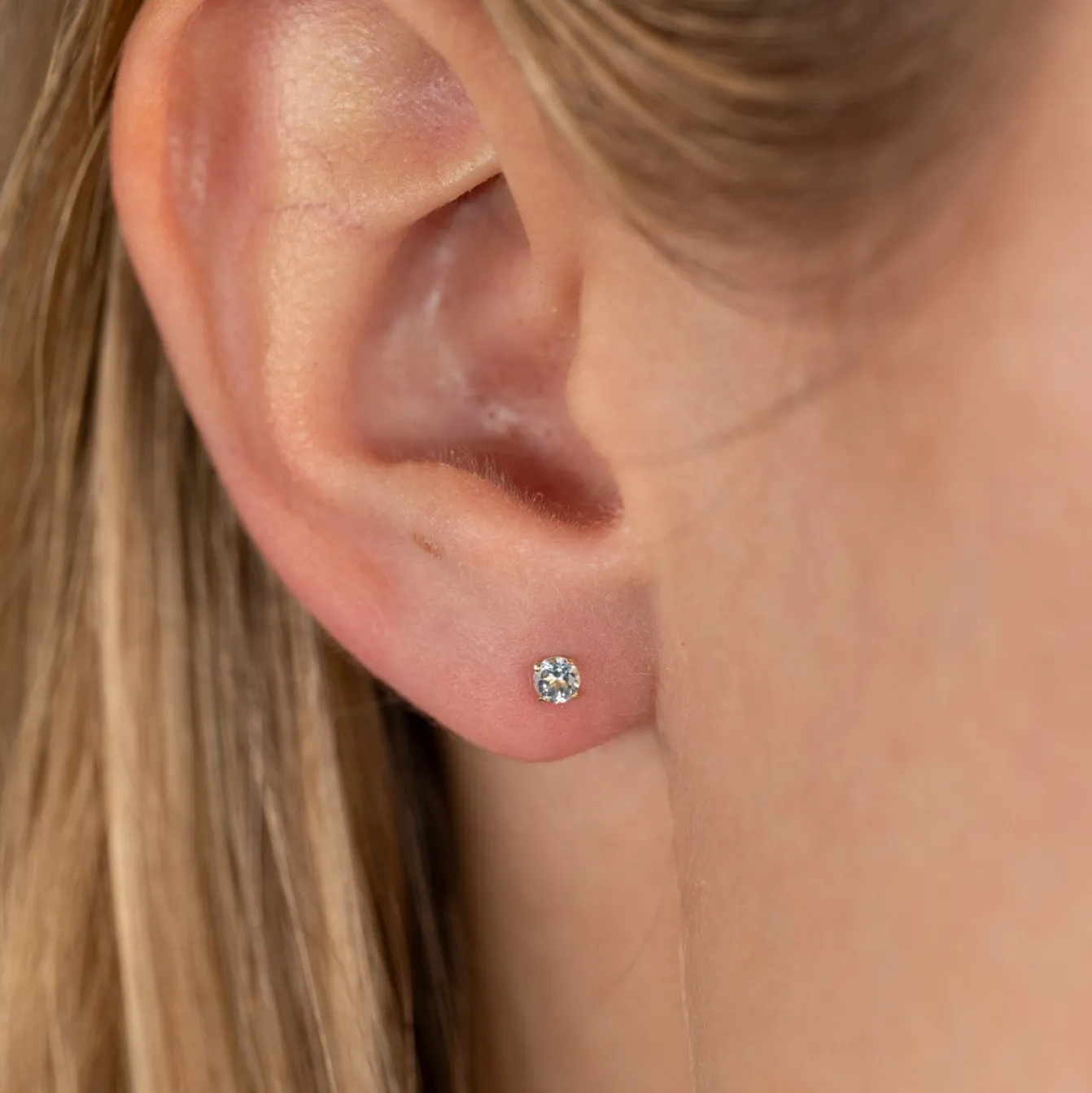 SOLEY BLUE TOPAZ SOLID GOLD STUD EARRING
