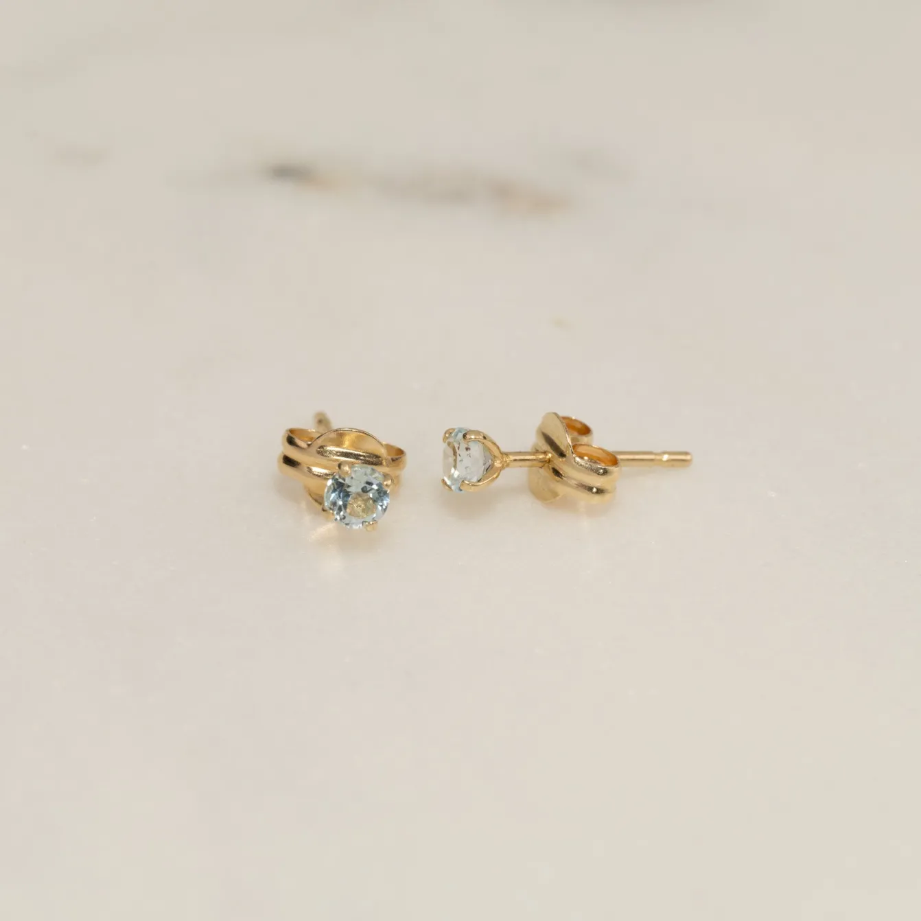 SOLEY BLUE TOPAZ SOLID GOLD STUD EARRING