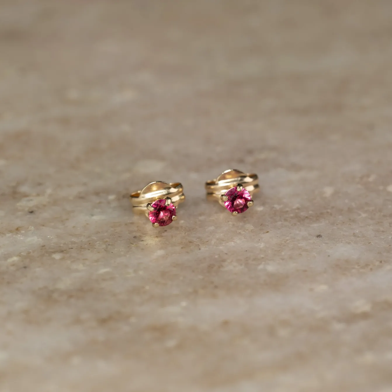 SOLEY PINK TOPAZ SOLID GOLD STUD EARRING