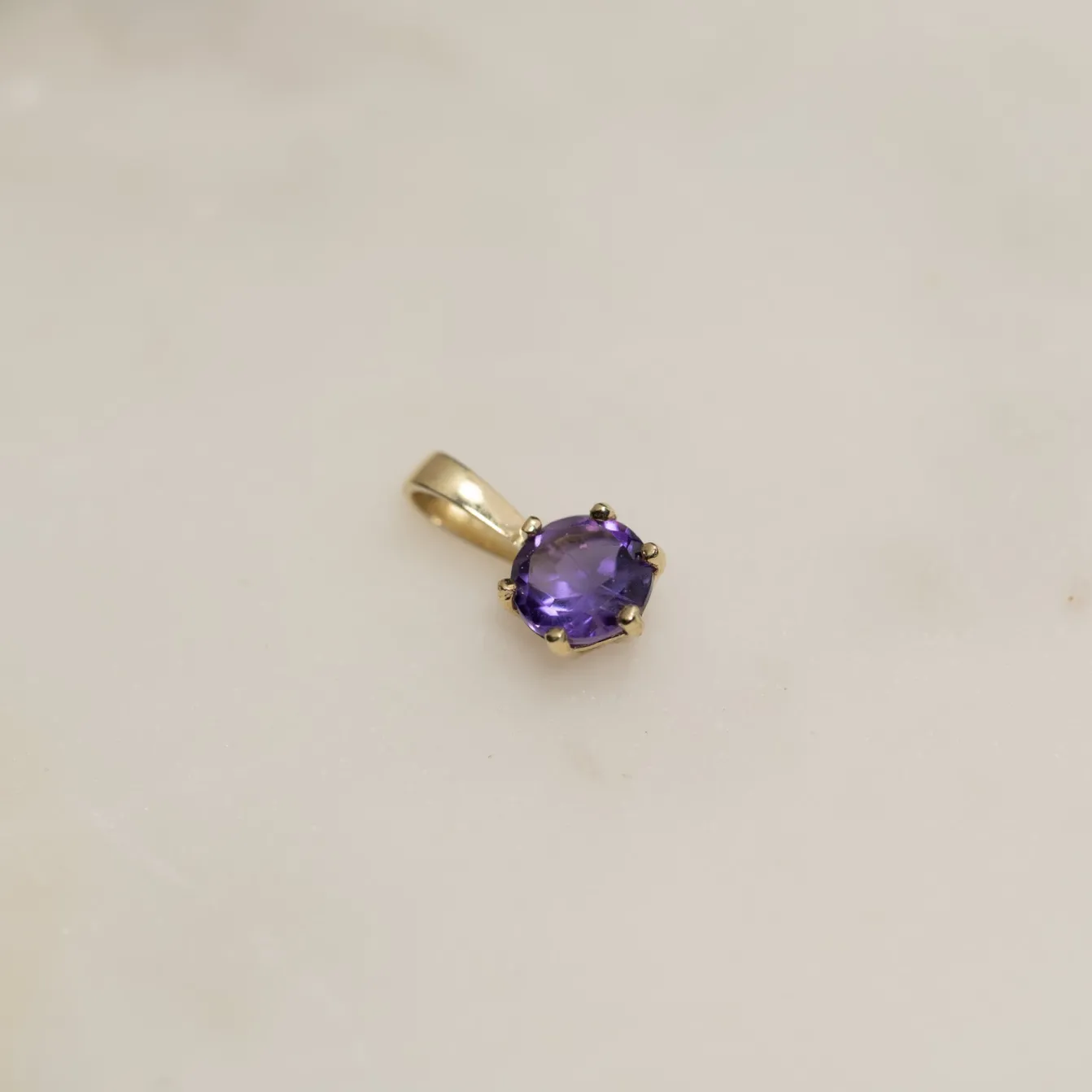 SOLEY PURPLE AMETHYST SOLID GOLD PENDANT