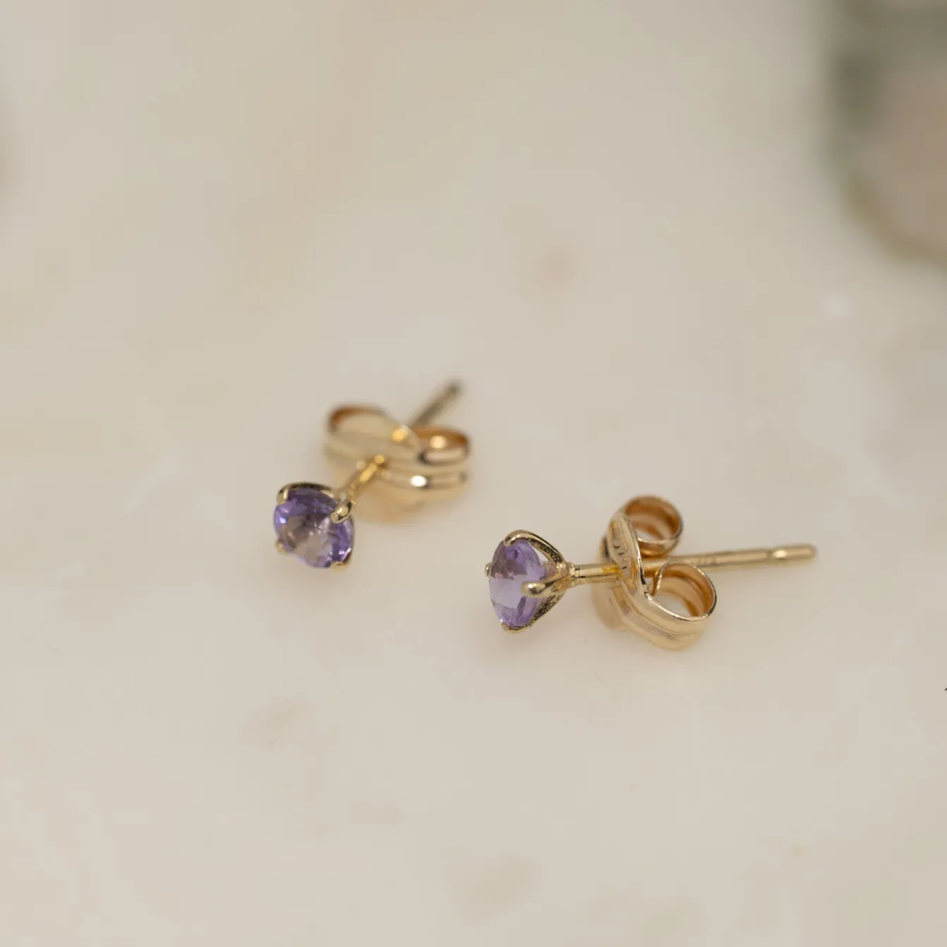 SOLEY PURPLE AMETHYST SOLID GOLD STUD EARRING