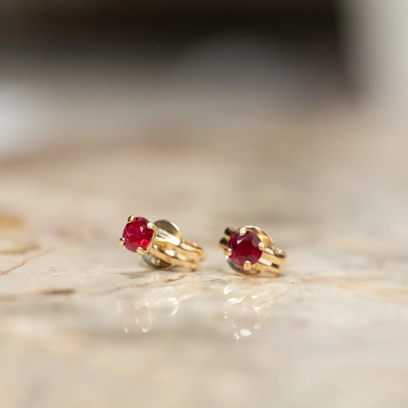 SOLEY RUBY SOLID GOLD STUD EARRING